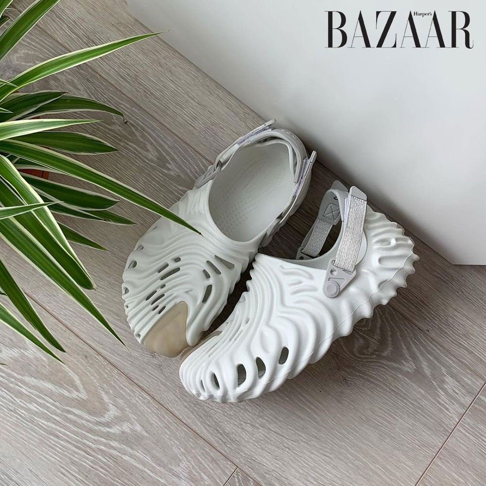 4 KIỂU GIÀY ĐI MƯA GIÚP BẠN ĐẸP THỜI THƯỢNG BẤT CHẤP THỜI TIẾT